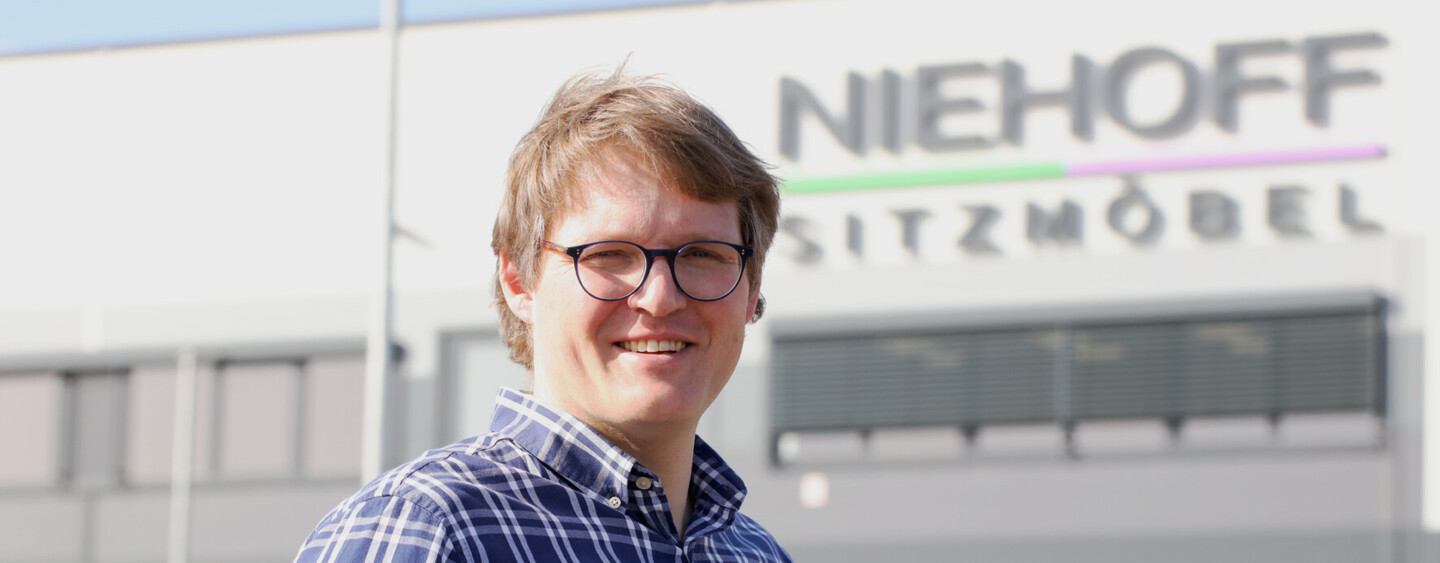 Bernd-Theo Niehoff, Sohn der Unternehmensgründer Theo und Gerda, führt die Niehoff Sitzmöbel GmbH mit Stammsitz im westfälischen Warendorf.
