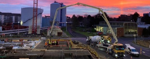 Betonieren der Sohle des neuen Biomasse-Heizkraftwerks Ende 2020 