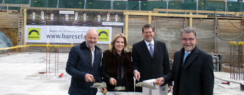 Foto v.l.: Wolfgang Richter, Geschäftsführer Köster GmbH, Eva-Maria Greve, Dr. Helmut Greve Bau- und Boden AG, Dr. Heiko Wingenfeld, Oberbürgermeister von Fulda und Martin Heun, Sprecher der Geschäftsführung der RhönEnergie.