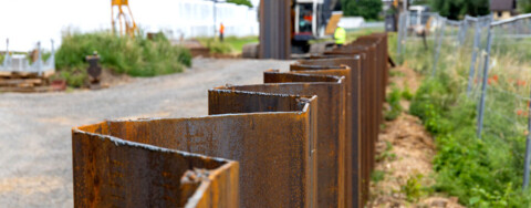 Köster realisiert Hochwasserschutzwand in Erftstadt