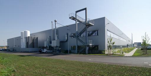 Produktionshalle für PKW-Komponenten nach dem KÖSTER-Planen-Bauen-Prinzip